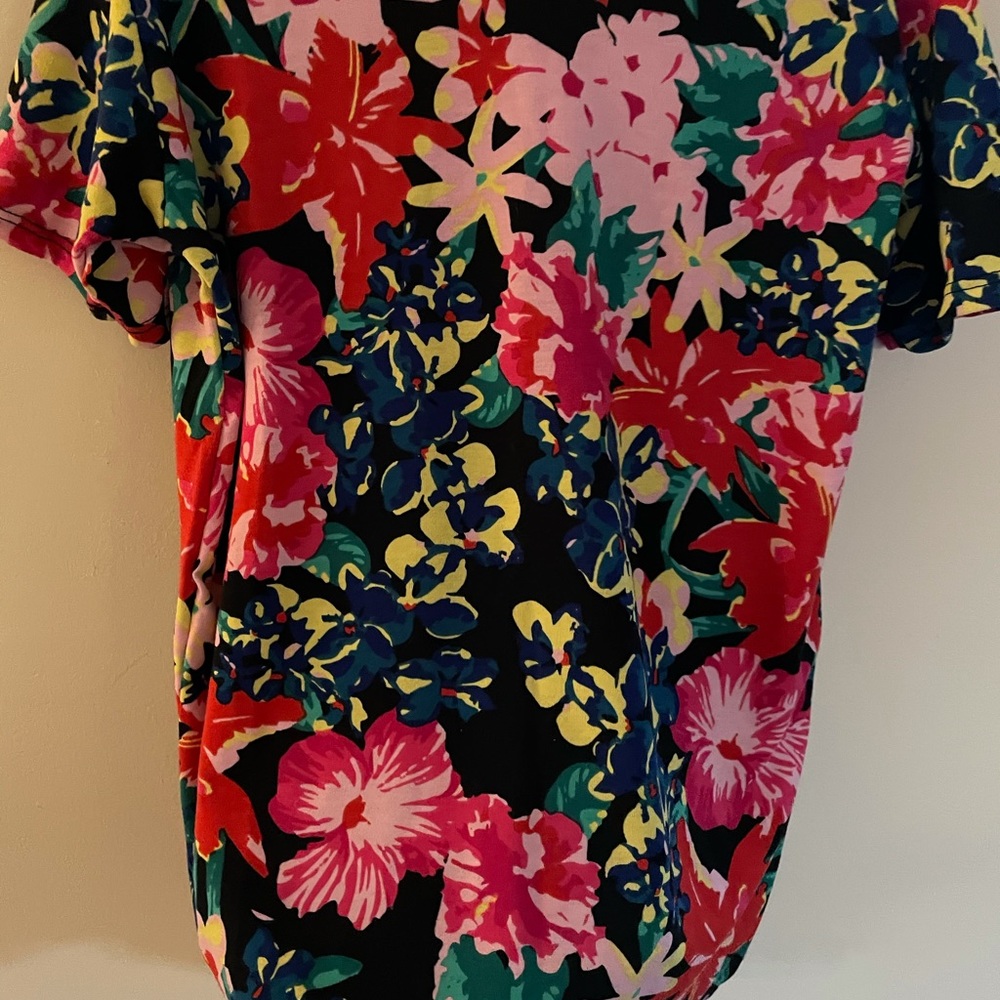 🌹🌹Lularoe Gracie little girl’s shirt - Picture 5 of 5